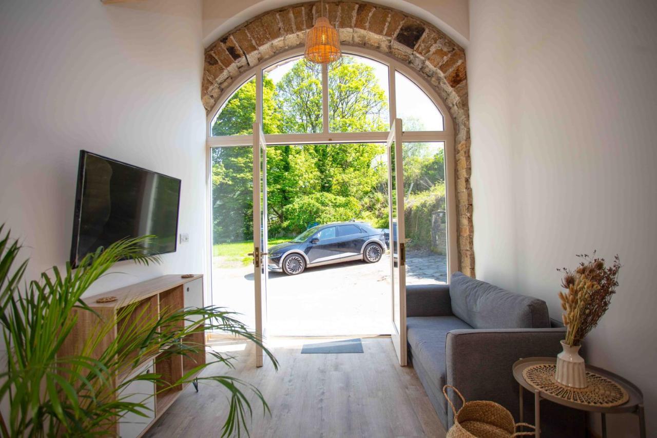Stunning Stone Coach House Apartment Marple Exterior photo